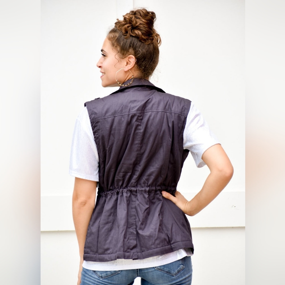 CHARCOAL UTILITY VEST - Picture 3 of 4